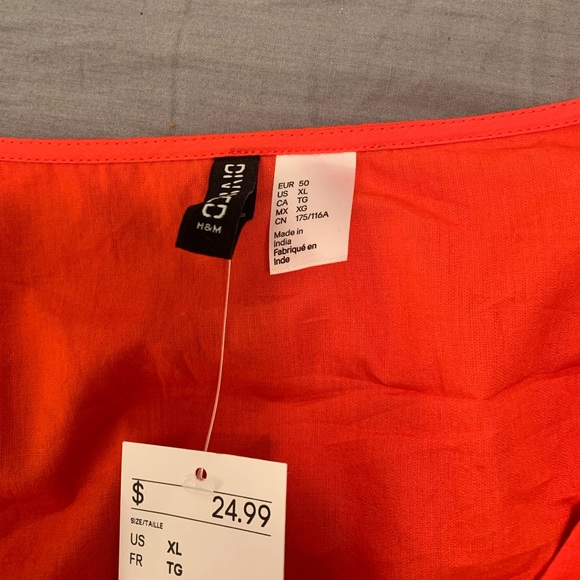 NWT long sleeved crop top! - Picture 3 of 3